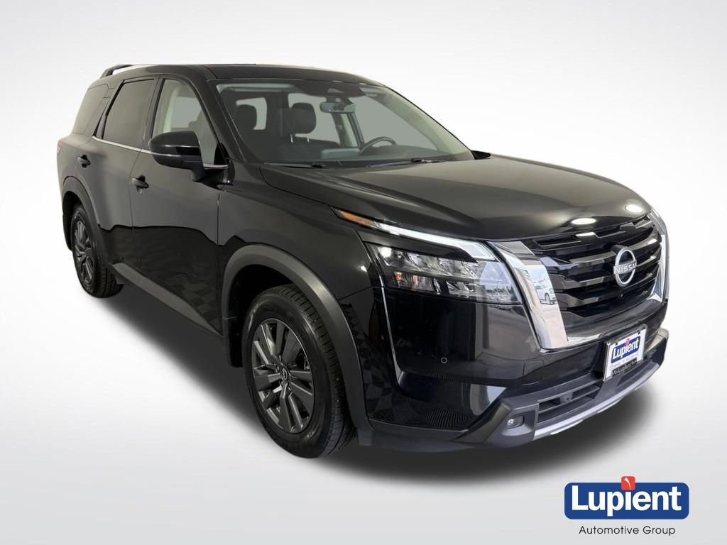 Used 2024 Nissan Pathfinder SV AWD/4WD image 1