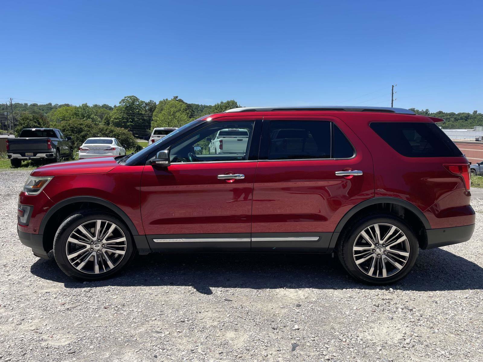 Used 2017 Ford Explorer Platinum AWD/4WD image 26
