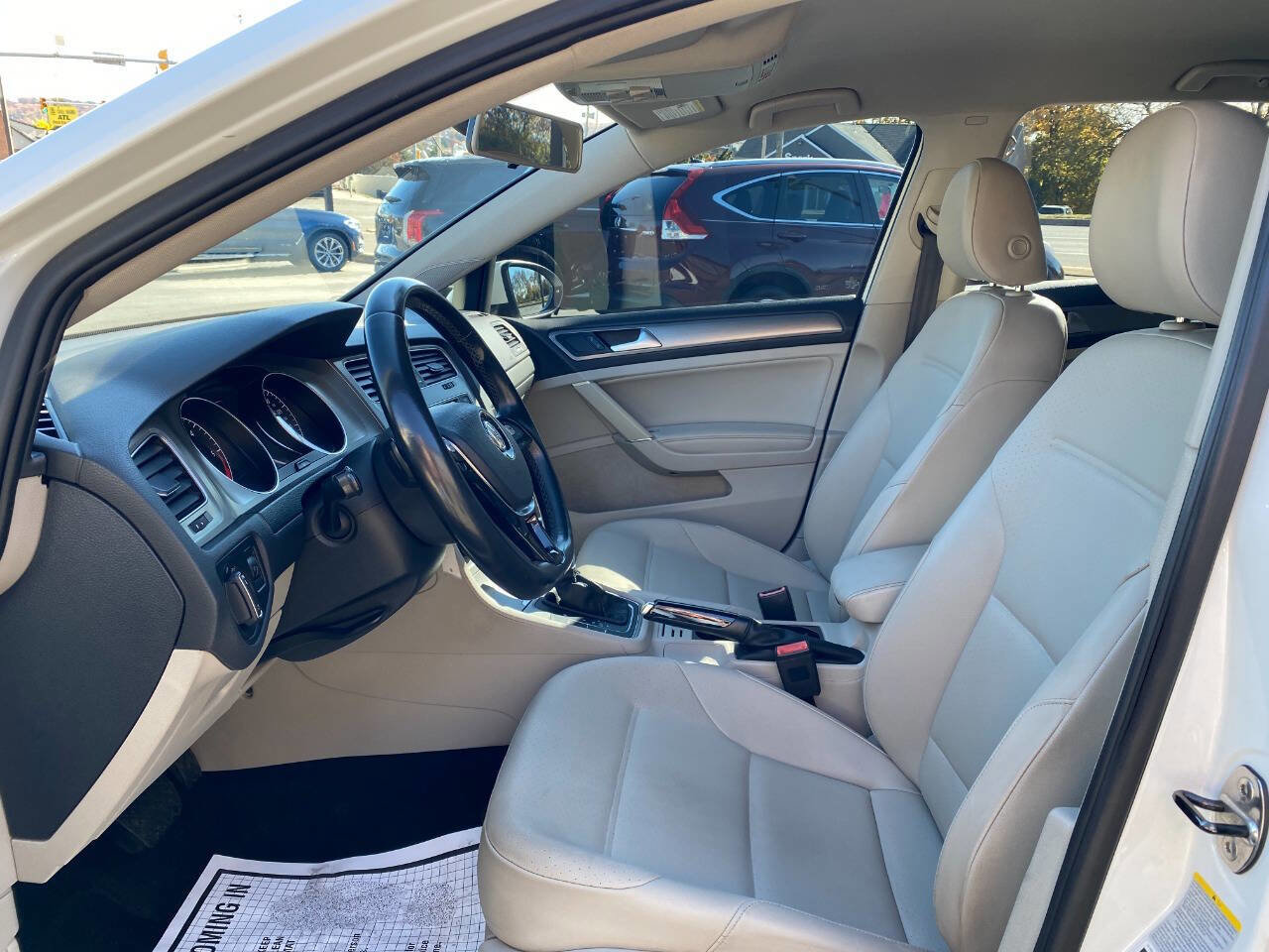 Used 2015 Volkswagen Golf TDI S image 9