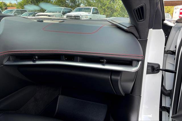 Used 2025 Chevrolet Corvette Stingray Premium Conv w/ Z51 Performance Package image 21