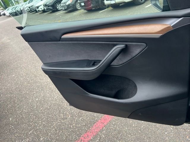 Used 2023 Tesla Model Y Long Range AWD/4WD image 17