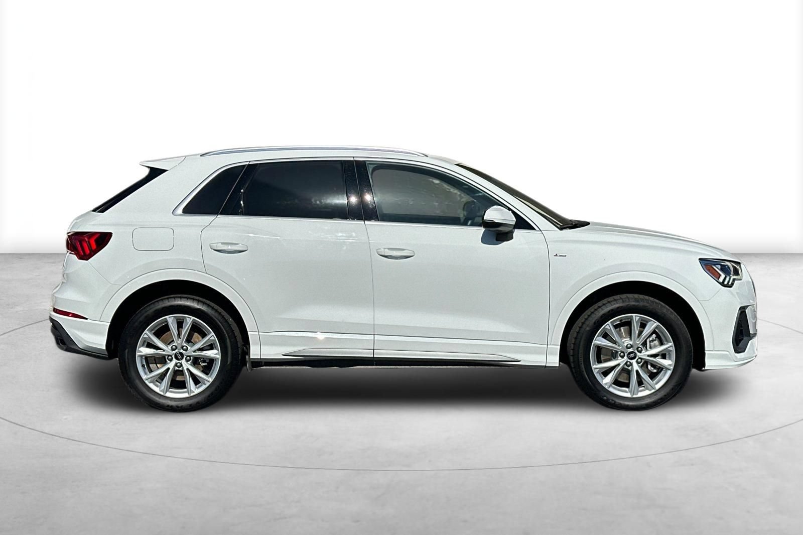 Used 2025 Audi Q3 2.0T Premium AWD/4WD image 7