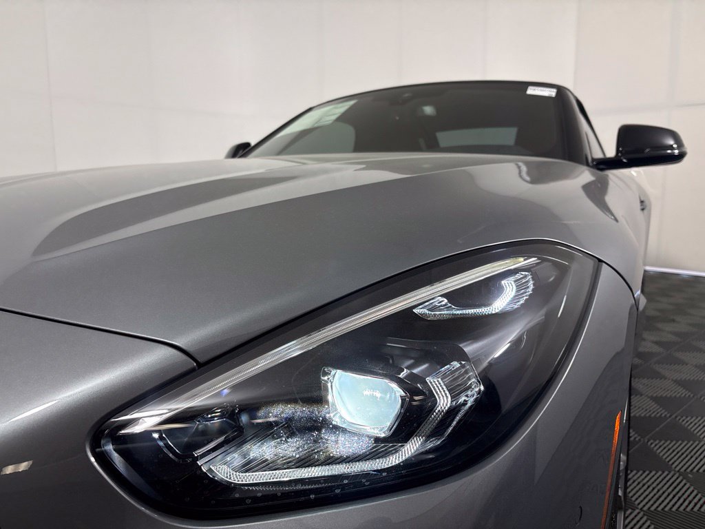 Certified 2024 BMW Z4 sDrive30i w/ Premium Package RWD image 9
