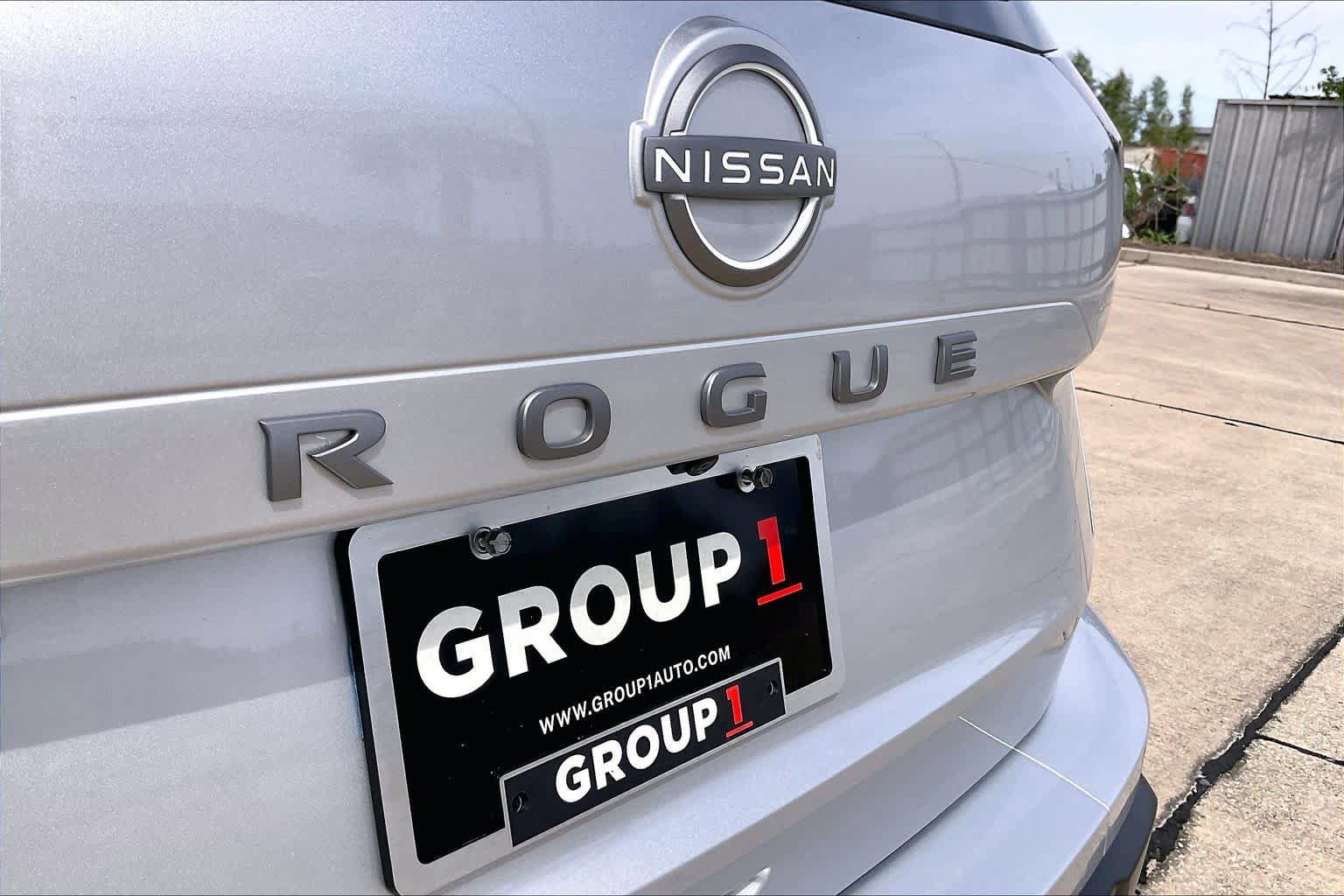 Used 2025 Nissan Rogue SV FWD image 10