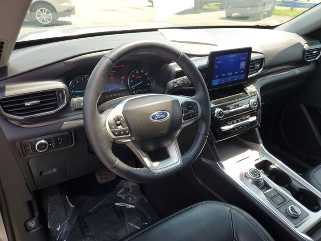 Used 2023 Ford Explorer Limited image 14