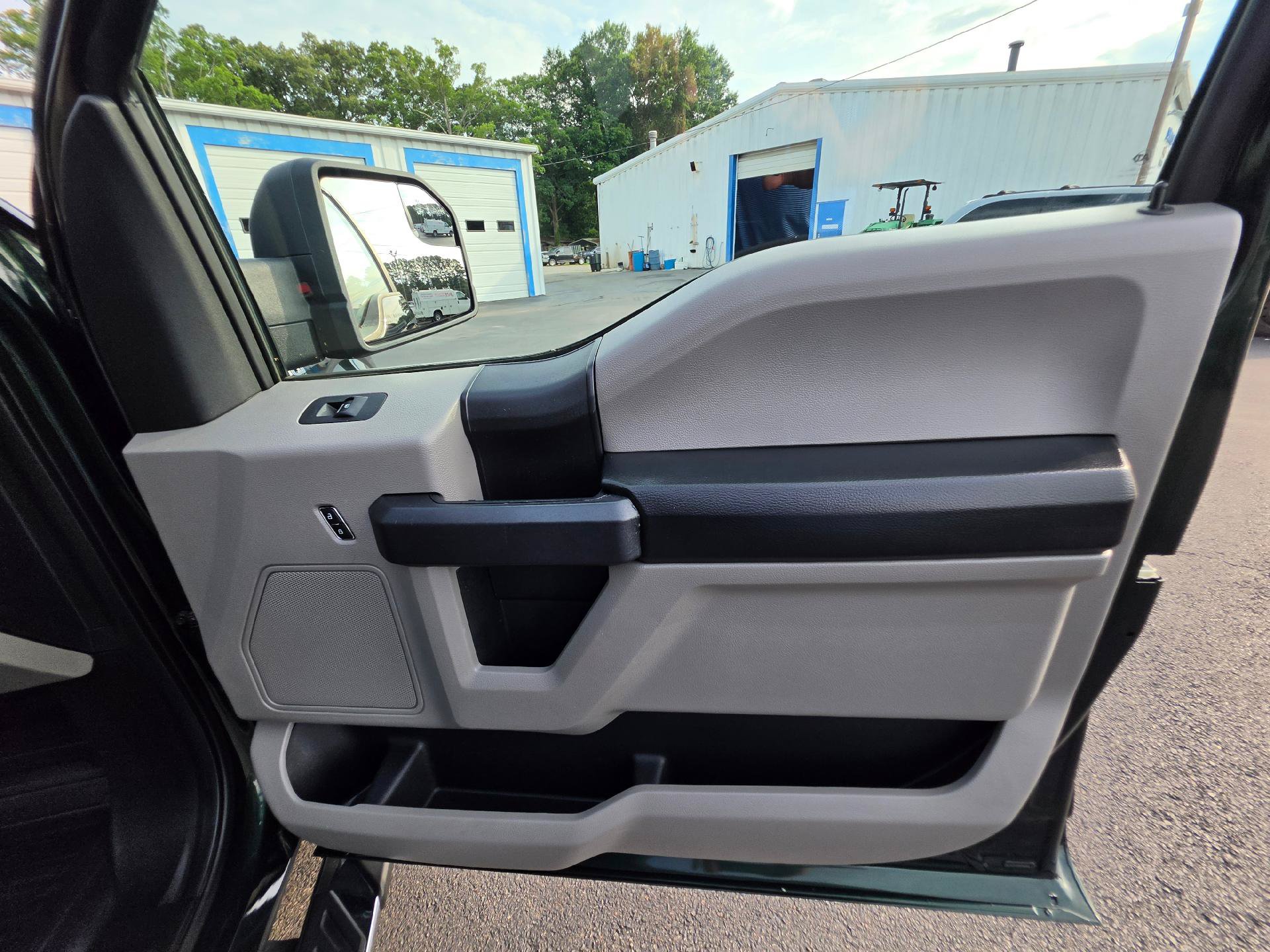 Used 2016 Ford F150 XL w/ Equipment Group 101A Mid AWD/4WD image 11