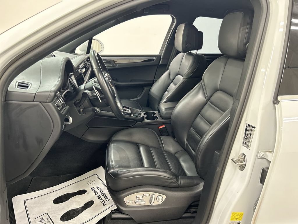 Certified 2022 Porsche Macan S AWD/4WD image 9