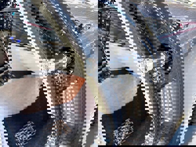 Used 2012 Rolls-Royce Phantom Drophead Coupe image 22