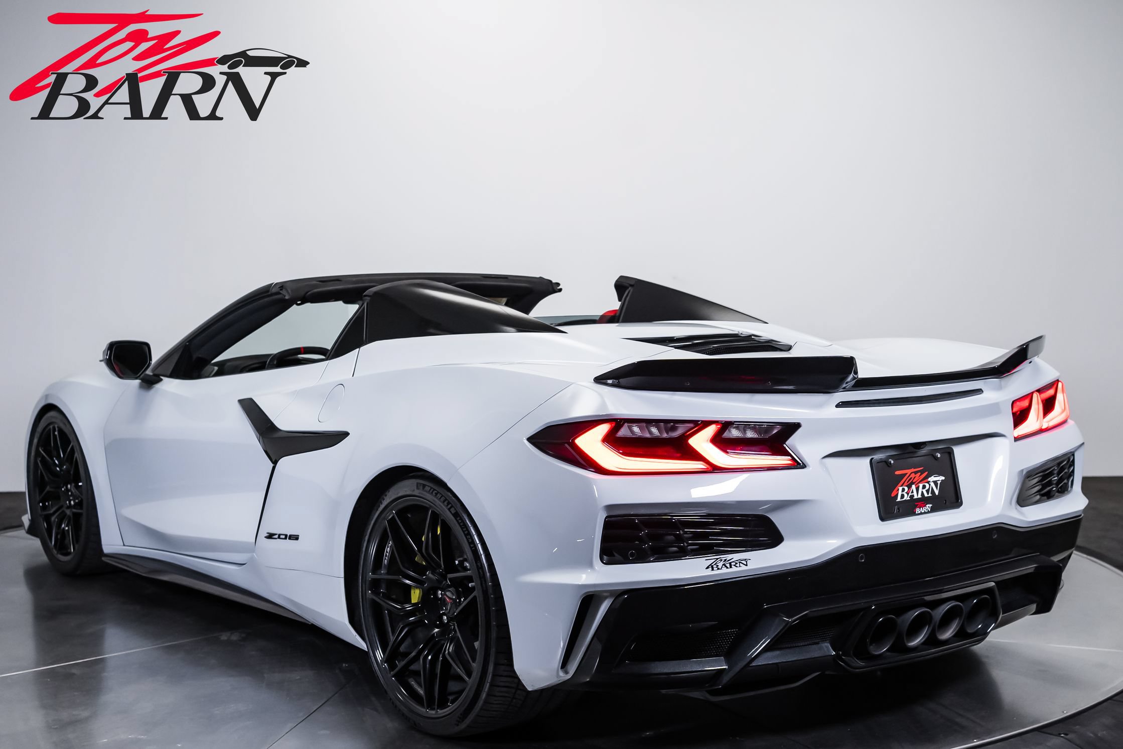 Used 2024 Chevrolet Corvette Z06 w/ Stealth Interior Trim Package RWD image 3