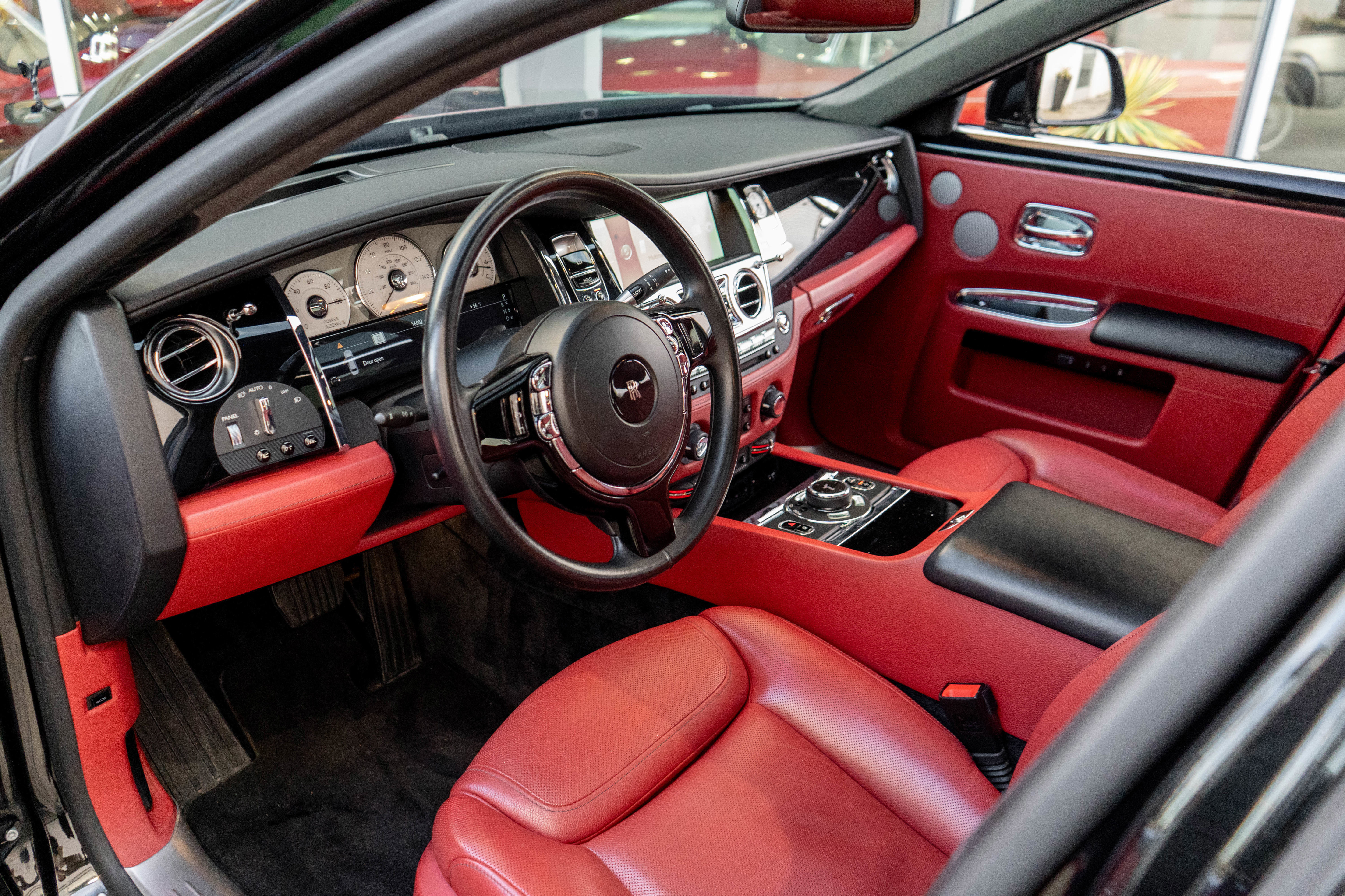 Used 2016 Rolls-Royce Ghost image 9