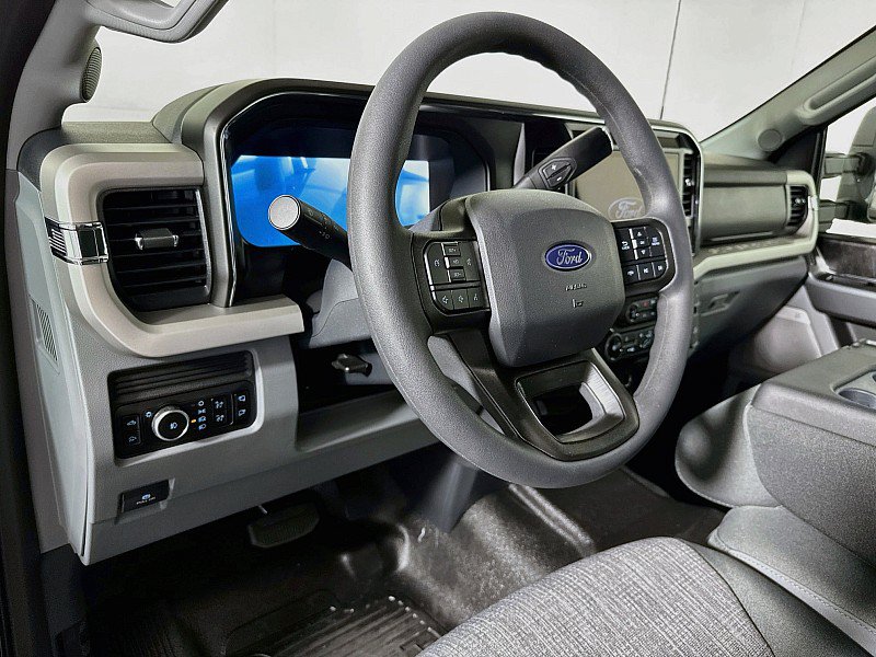 New 2027 Ford F250 XLT w/ XLT Premium Package AWD/4WD image 9