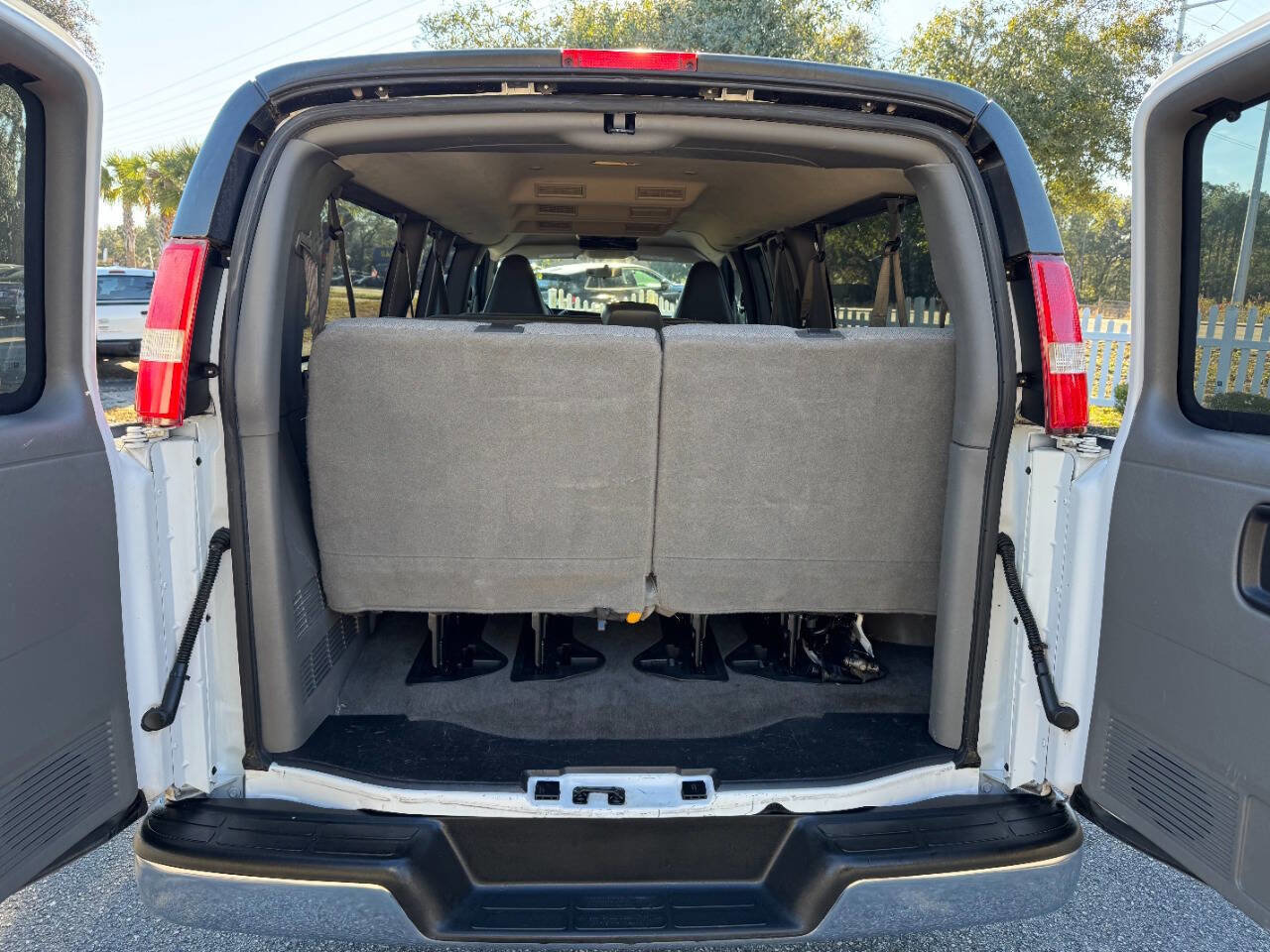 Used 2016 Chevrolet Express 3500 LT w/ LT Preferred Equipment Group image 13