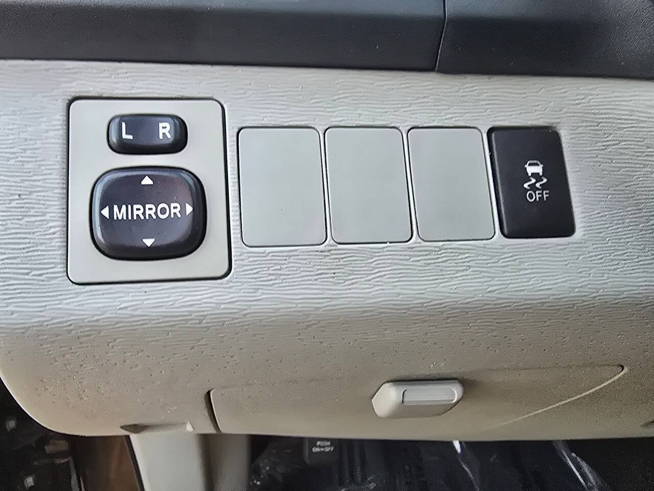 Used 2012 Toyota Venza LE FWD image 36