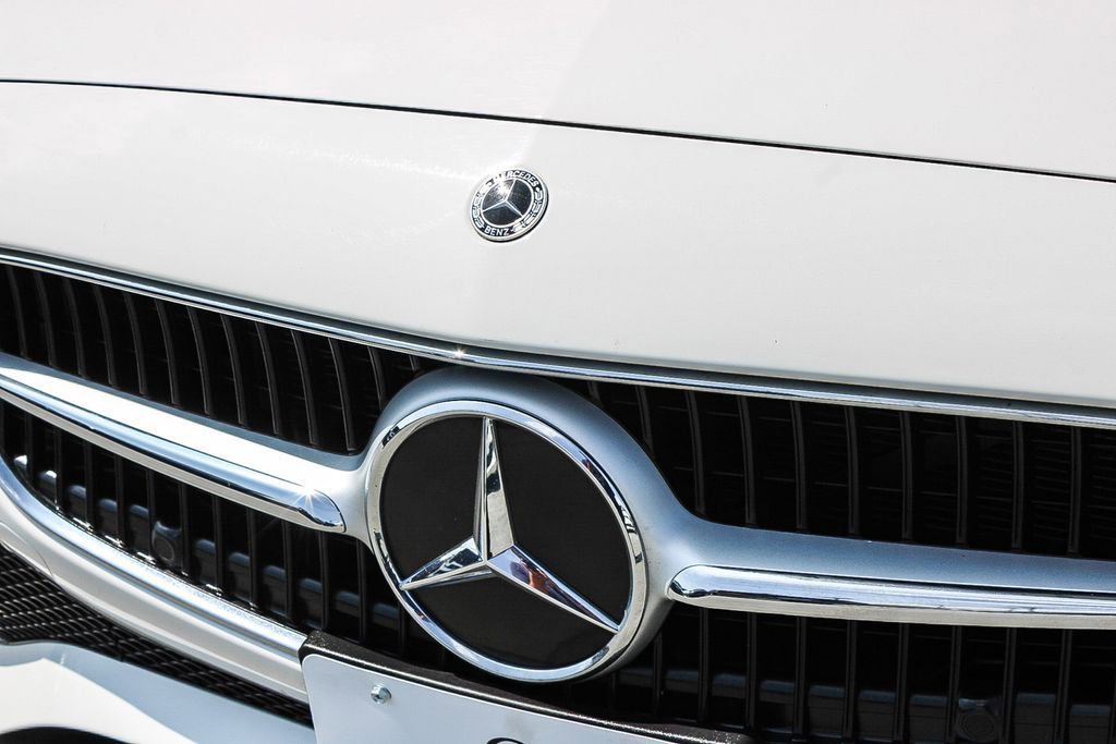 Used 2025 Mercedes-Benz C 300 4MATIC Sedan image 6