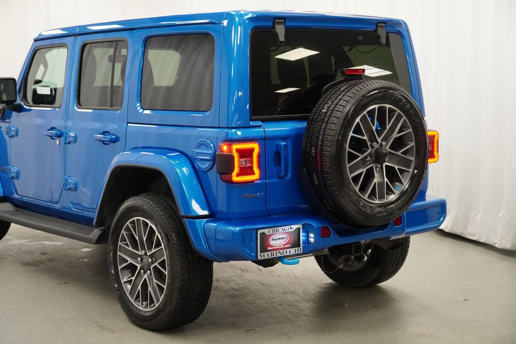 Used 2023 Jeep Wrangler Unlimited Sahara AWD/4WD image 13