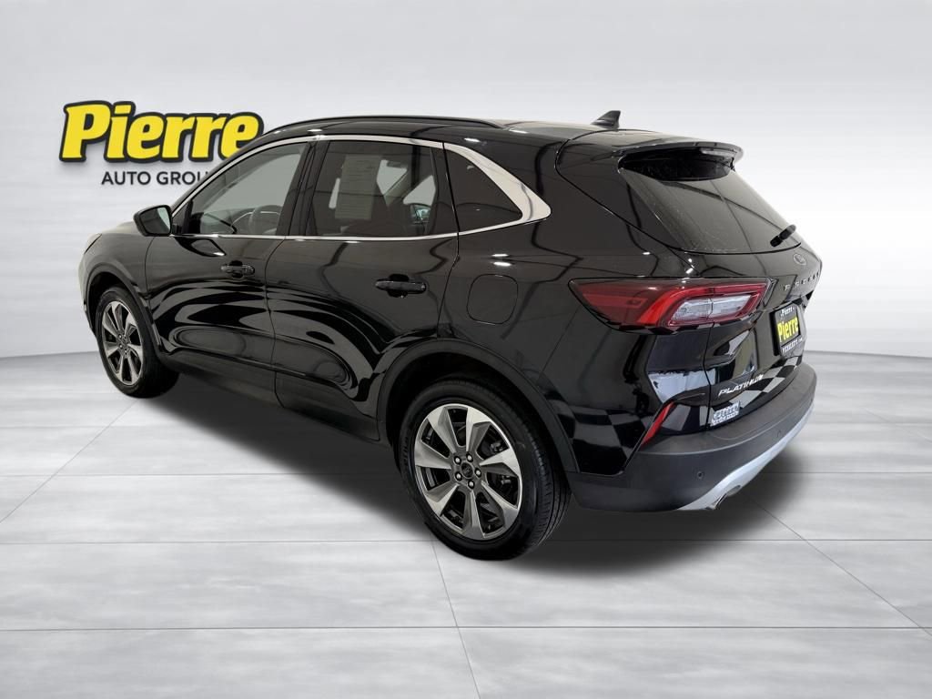 Used 2024 Ford Escape Platinum AWD/4WD image 2
