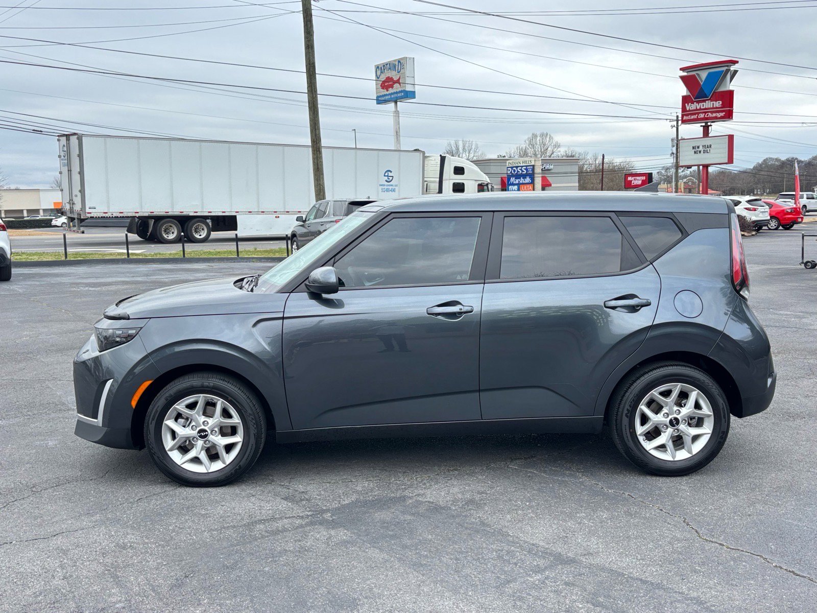 Used 2023 Kia Soul S FWD image 3