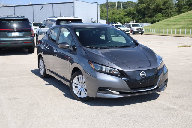 Certified 2023 Nissan Leaf S FWD image 2