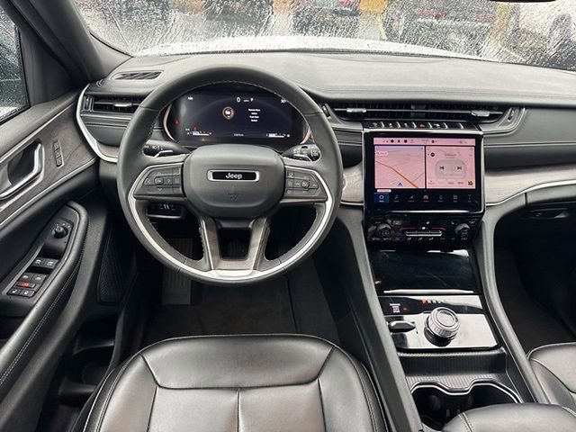Used 2024 Jeep Grand Cherokee Limited image 10