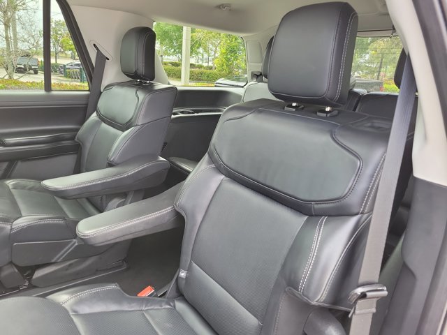 Certified 2025 Ford Expedition Platinum image 12