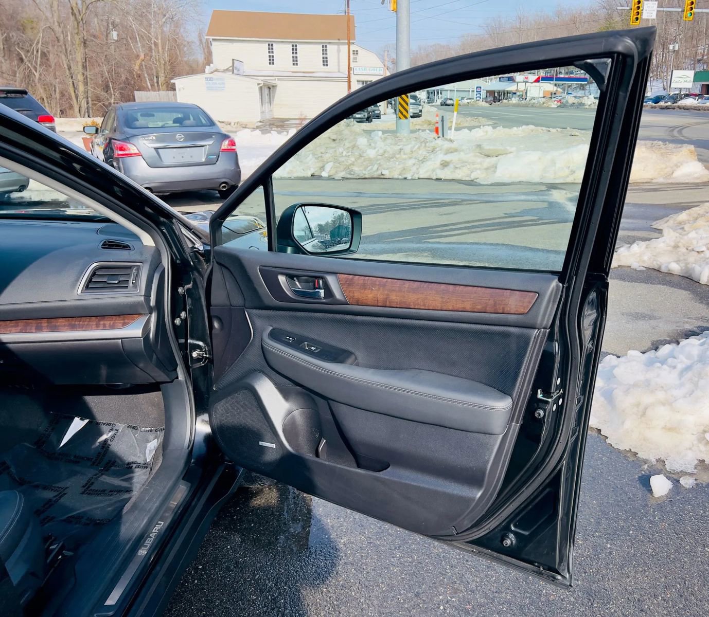 Used 2017 Subaru Outback 3.6R Limited image 14