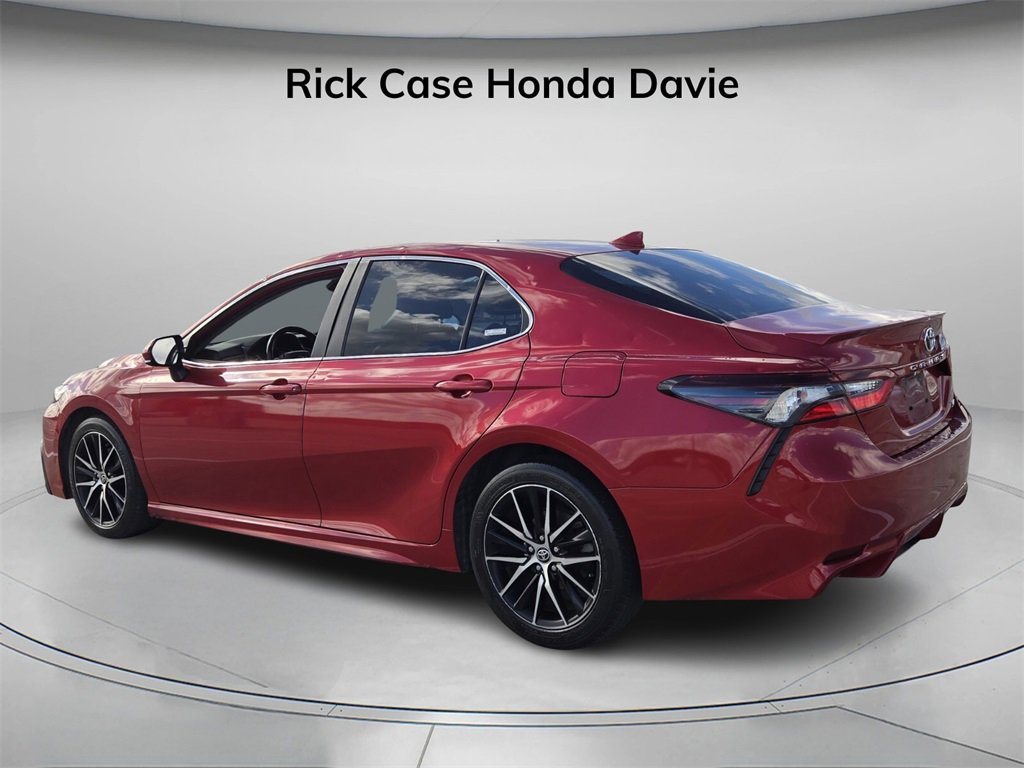 Used 2021 Toyota Camry SE image 8