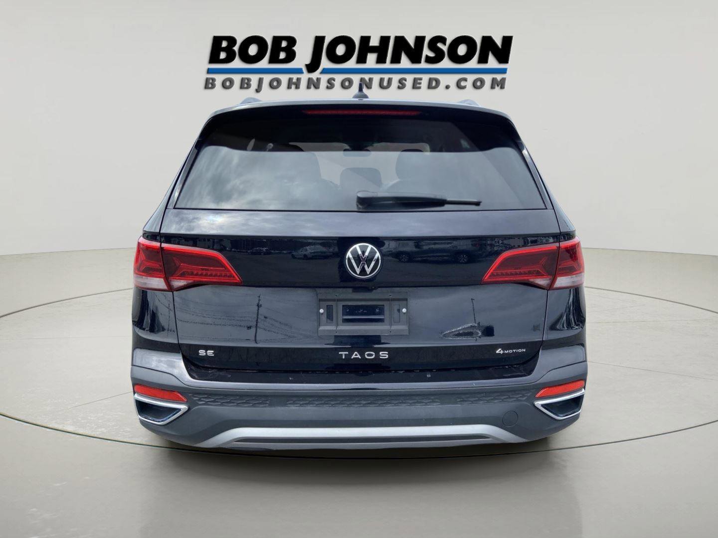 Used 2024 Volkswagen Taos SE image 4