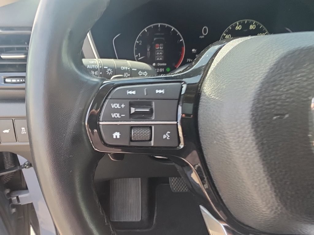 Used 2024 Honda Pilot Touring image 19