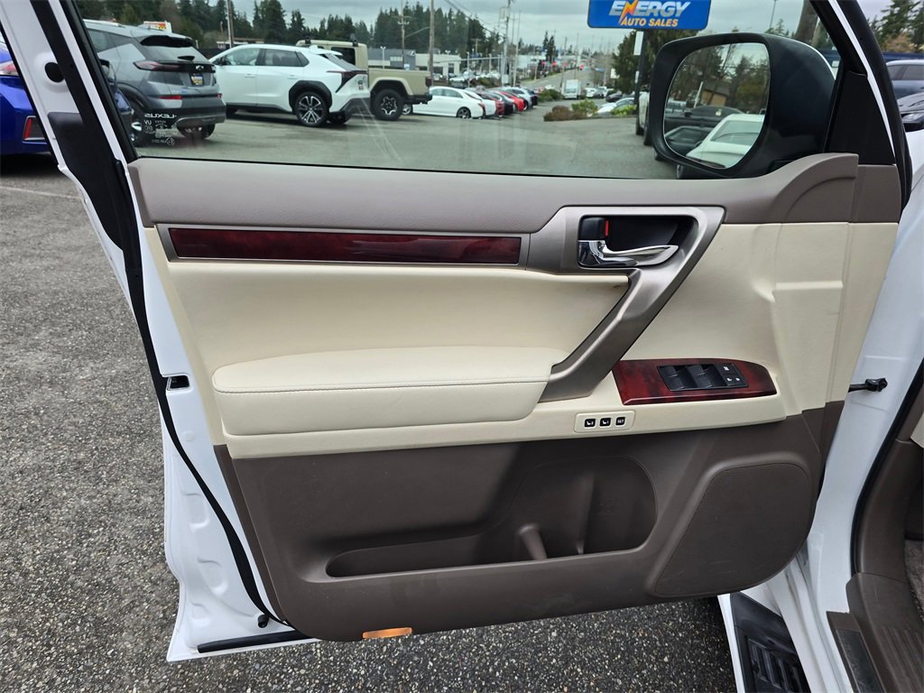 Used 2013 Lexus GX 460 Premium image 17