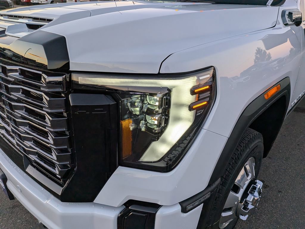 New 2026 GMC Sierra 3500 Denali Ultimate AWD/4WD image 14