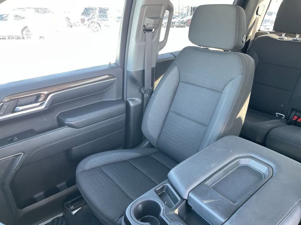 Used 2024 Chevrolet Silverado 1500 LT AWD/4WD image 23
