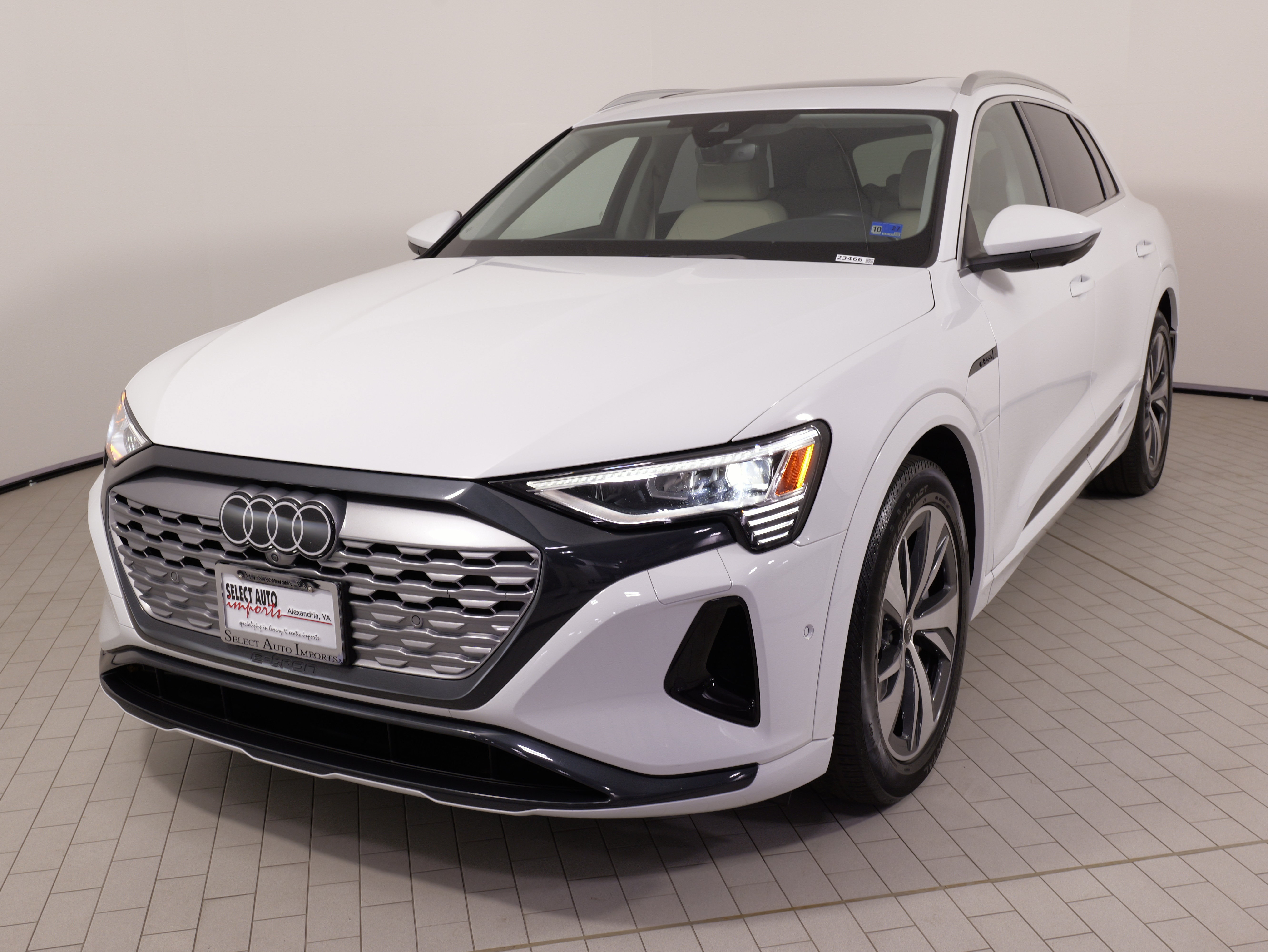 Used 2024 Audi Q8 e-tron Premium Plus w/ Premium Plus Package AWD/4WD image 4