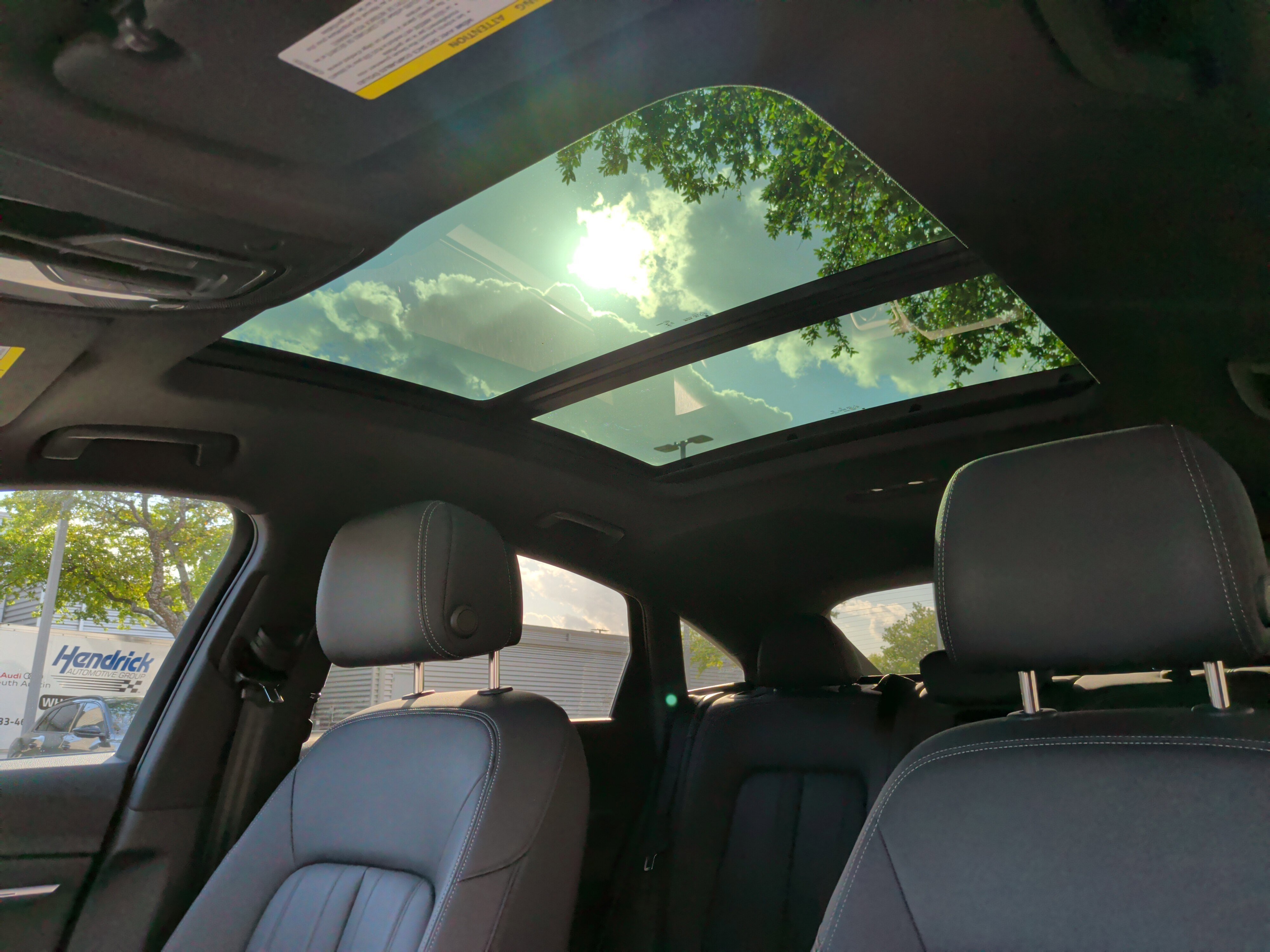 Used 2023 Audi e-tron Premium w/ Convenience Plus Package image 28