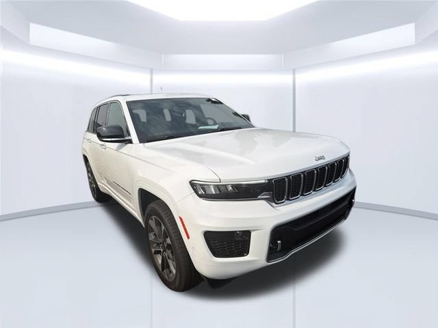 Used 2023 Jeep Grand Cherokee Overland AWD/4WD image 3