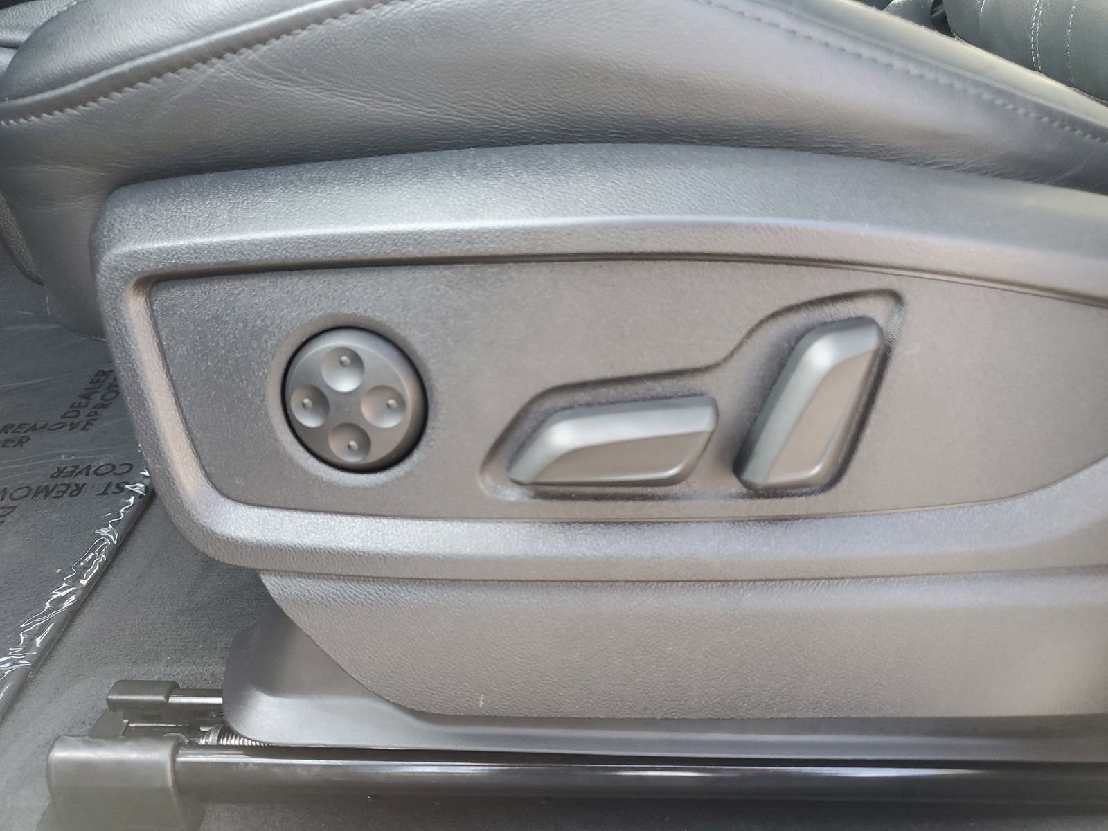 Used 2023 Audi Q5 e Premium w/ Convenience Package image 23