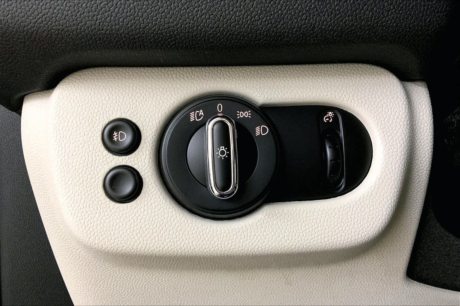 Used 2019 MINI Cooper Clubman S w/ Starlight Blue Edition FWD image 34
