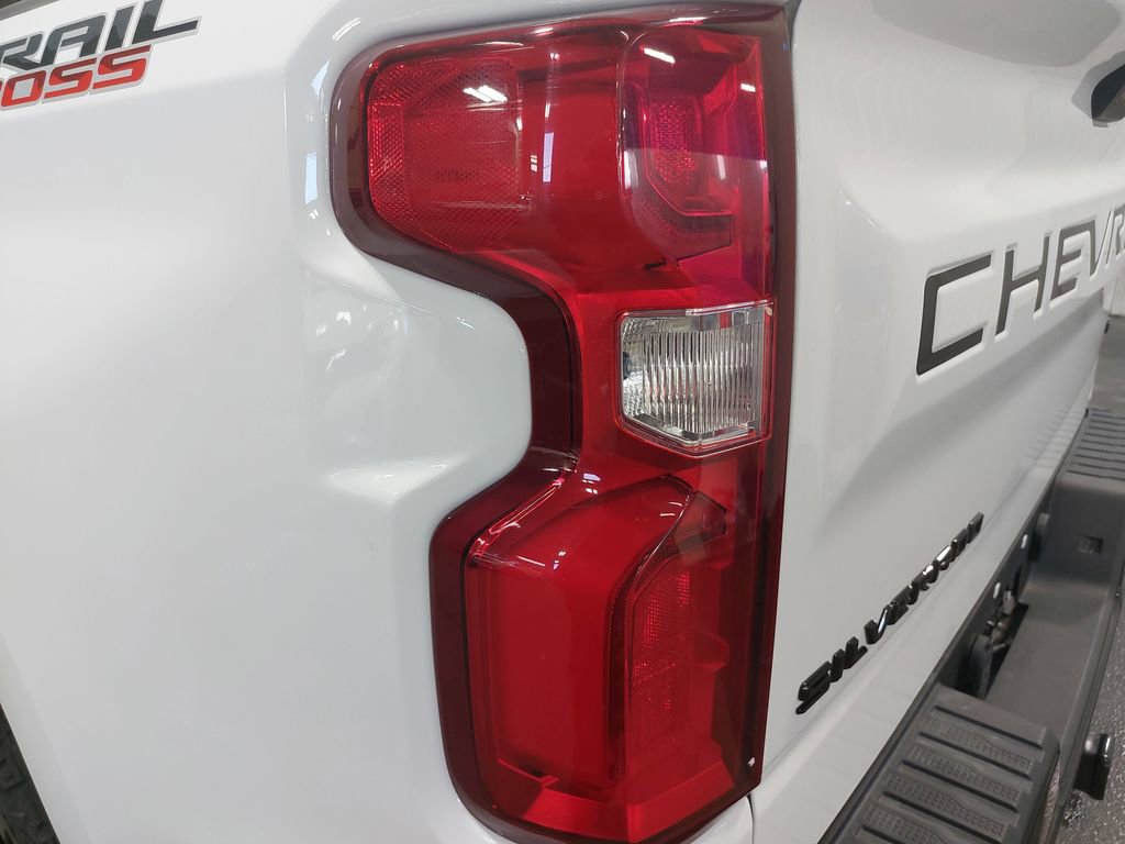 Used 2021 Chevrolet Silverado 1500 LT Trail Boss w/ Convenience Package II AWD/4WD image 31