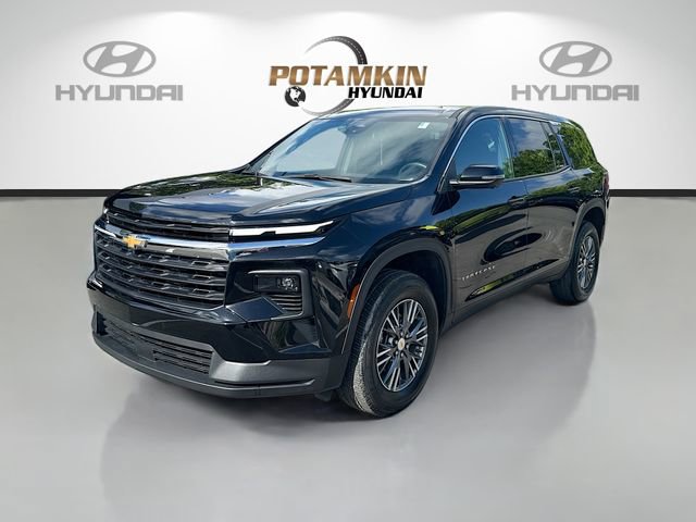Used 2024 Chevrolet Traverse LS