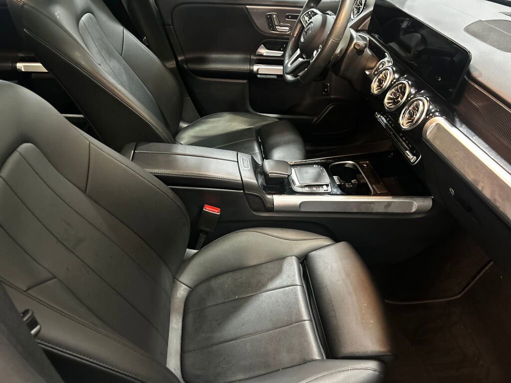 Certified 2022 Mercedes-Benz GLB 250 4MATIC image 28