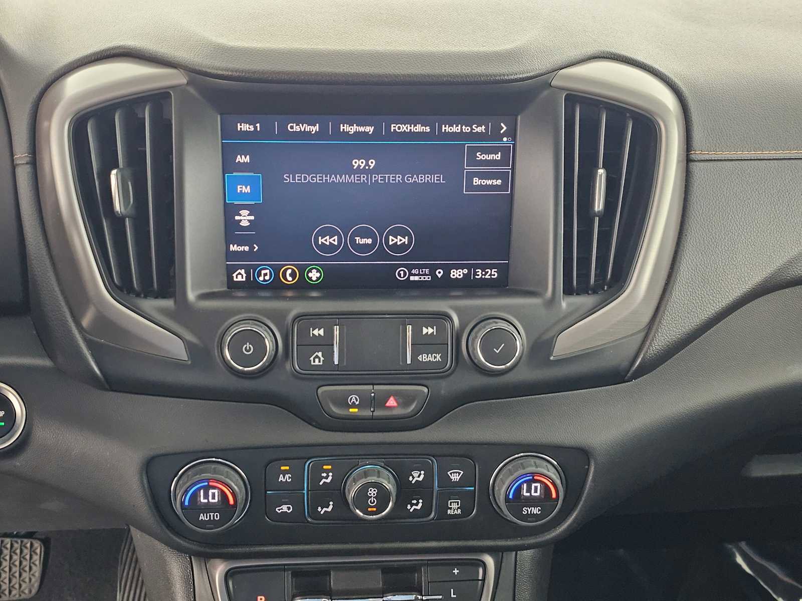 Used 2023 GMC Terrain AT4 image 25