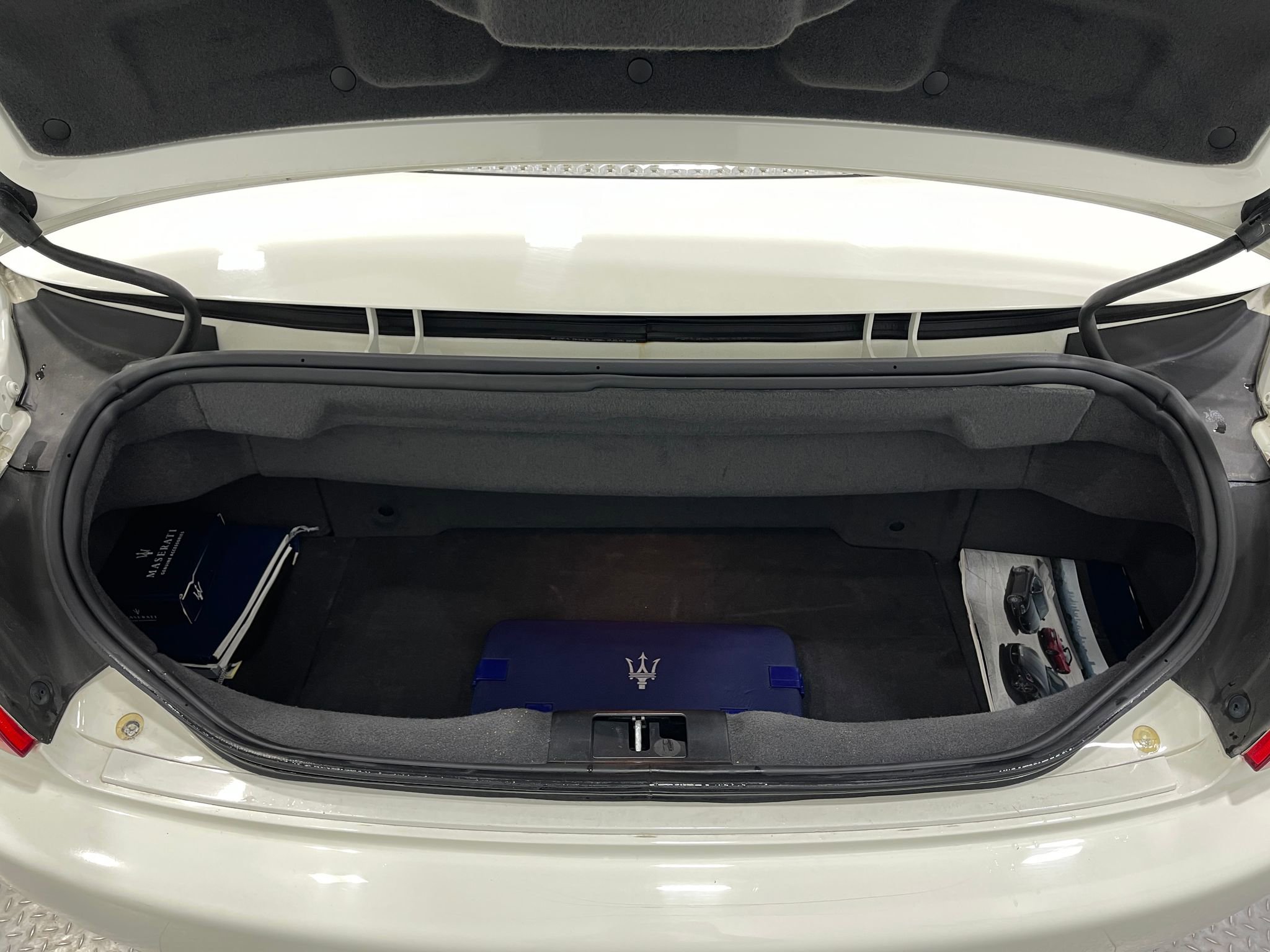 Used 2017 Maserati GranTurismo Convertible image 21