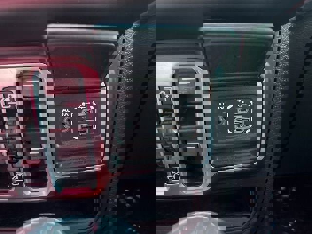 Used 2021 Jeep Wrangler Unlimited Sahara w/ Cold Weather Group AWD/4WD image 33