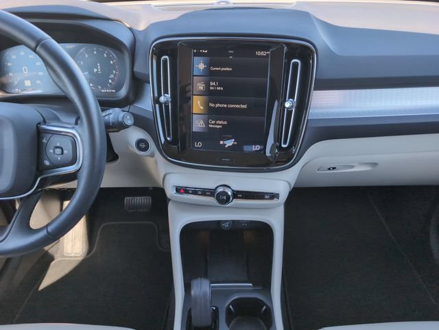 Used 2020 Volvo XC40 T5 Momentum AWD/4WD image 24