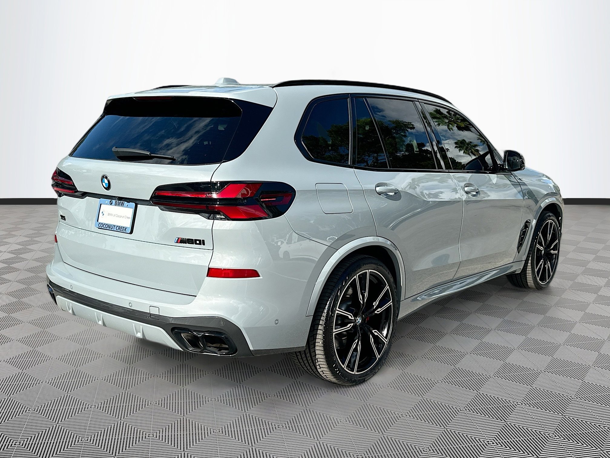 Certified 2024 BMW X5 M60i w/ Executive Package image 7