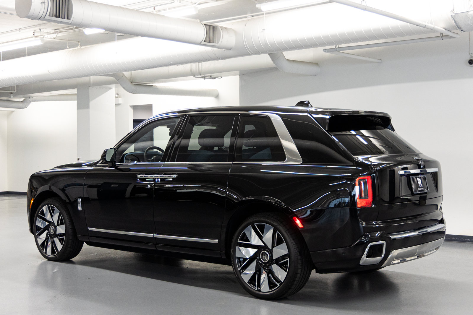 New 2027 Rolls-Royce Cullinan AWD/4WD image 4