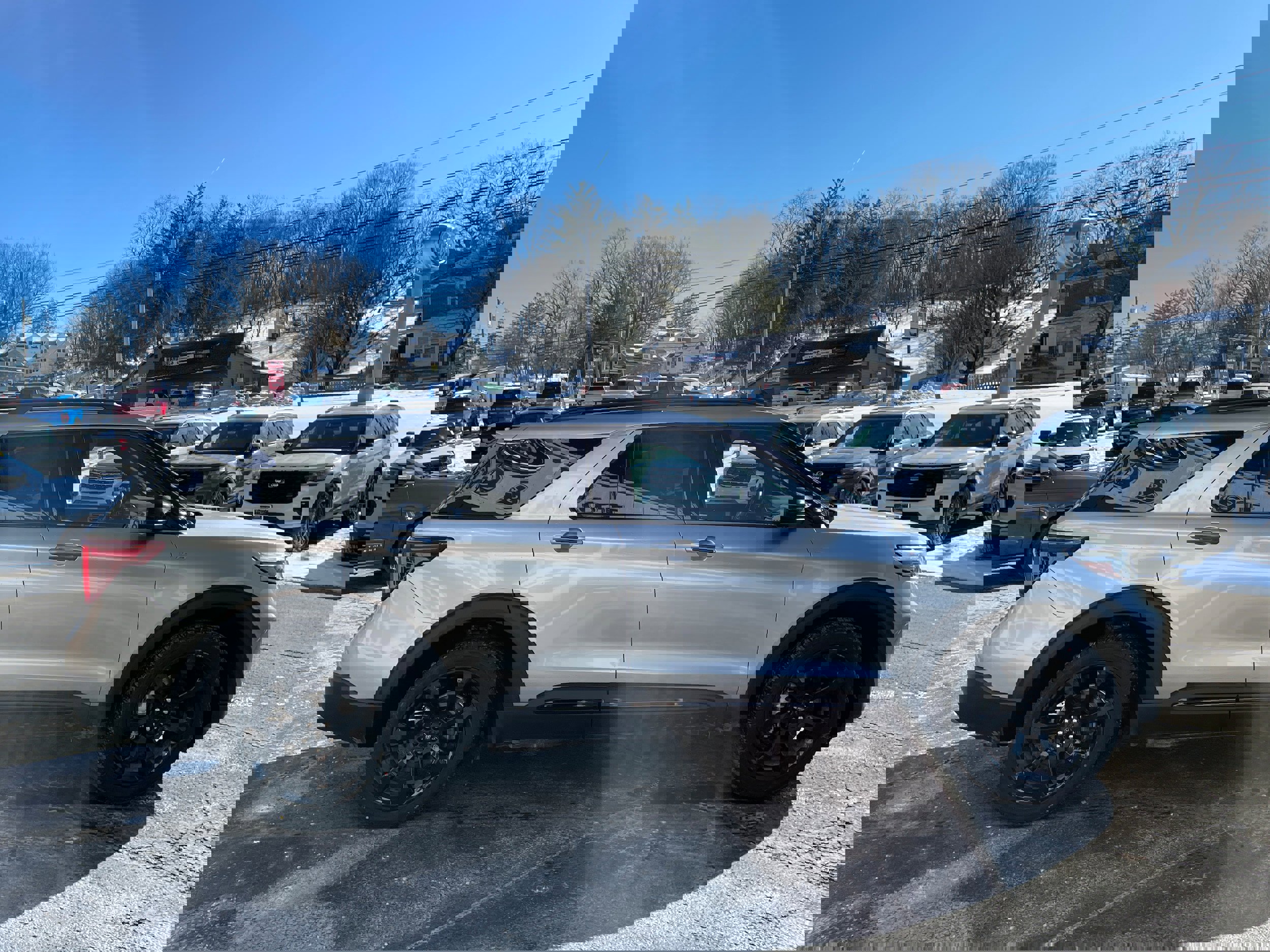 Used 2022 Ford Explorer ST-Line w/ Class IV Trailer Tow Package image 4