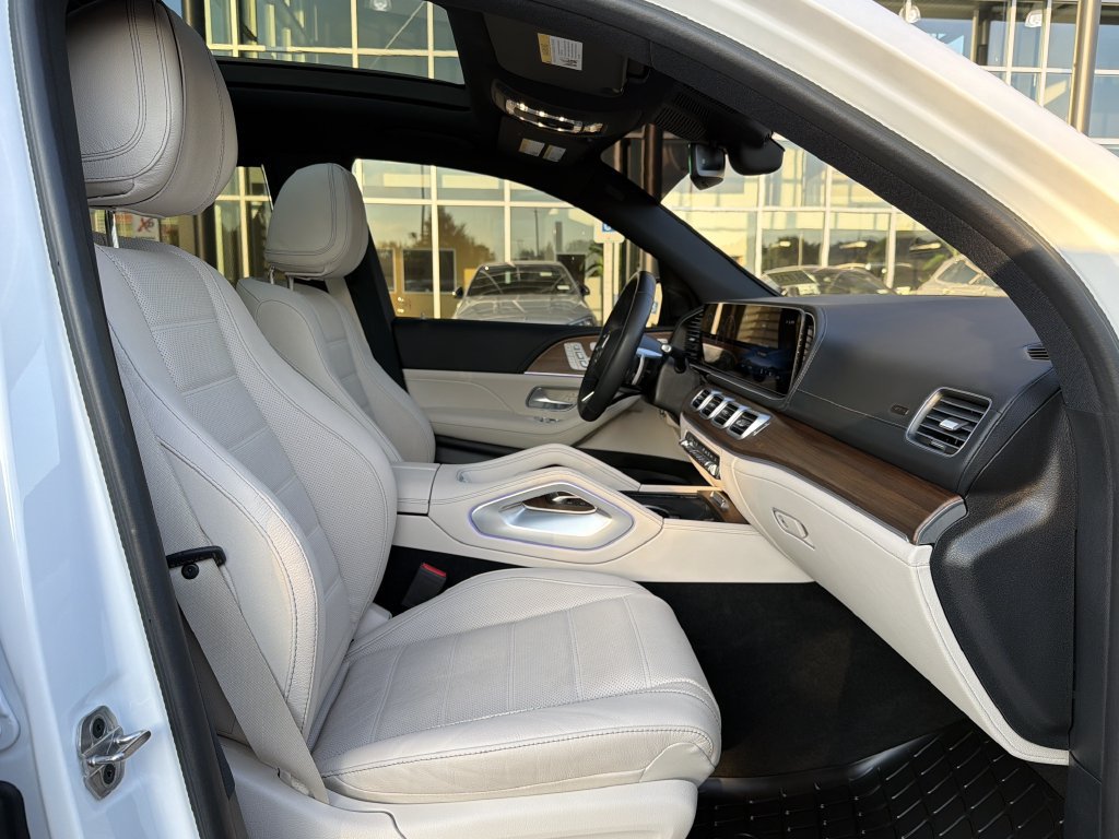Used 2025 Mercedes-Benz GLS 580 4MATIC image 20