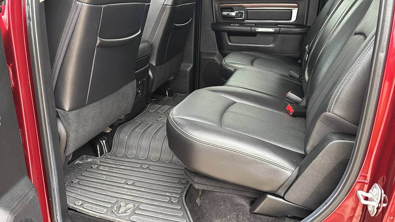 Used 2018 RAM 2500 Laramie w/ Sport Appearance Group image 27