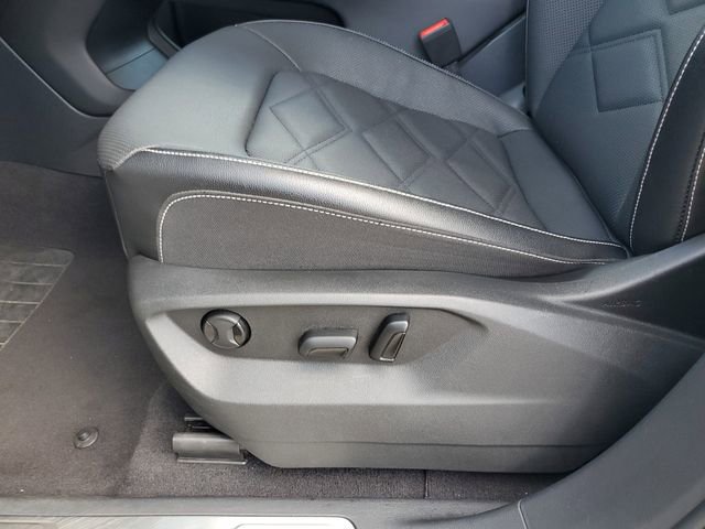 Used 2024 Volkswagen Atlas SE image 17