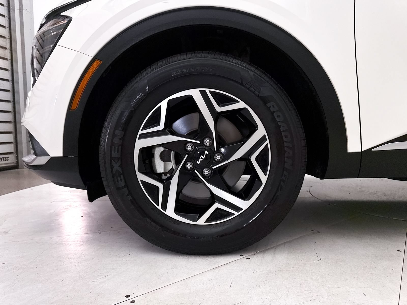 Certified 2025 Kia Sportage LX FWD image 14
